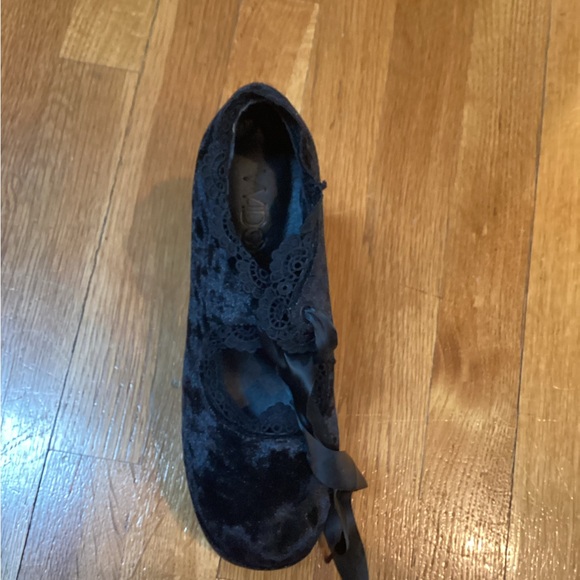 Dolls Kill Black Velvet Platform Heels - Picture 4 of 4